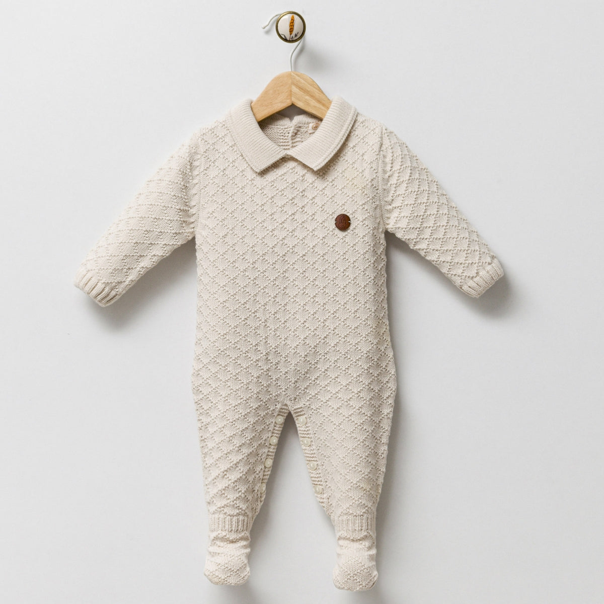 Меки плетени шпикозни со јака