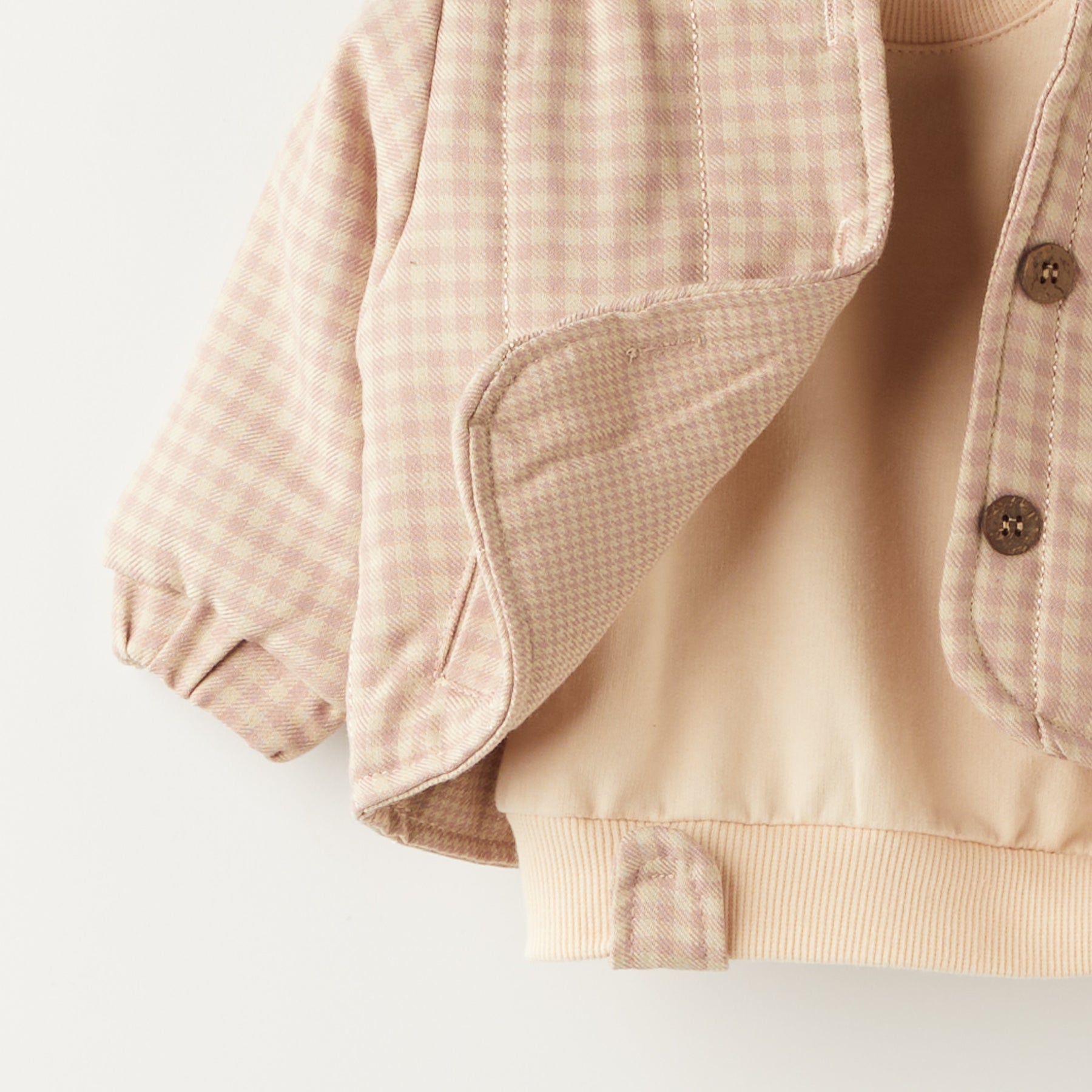 Комплет блуза, панталони и карирана јакна