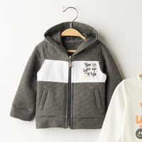 3 Делен комплет дукесрка, блуза и фармерки