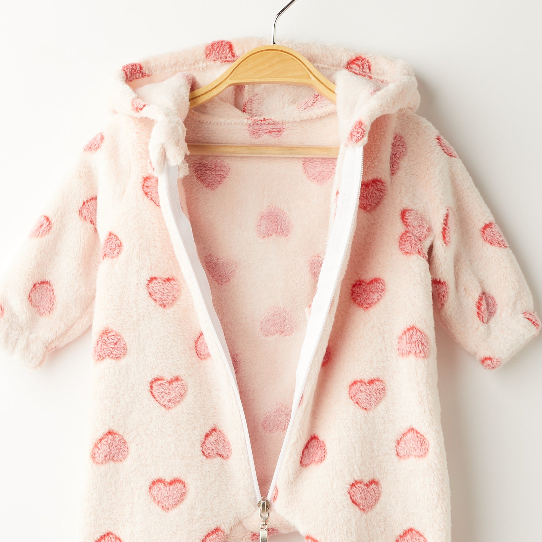 Плишани шпикозни со срциња