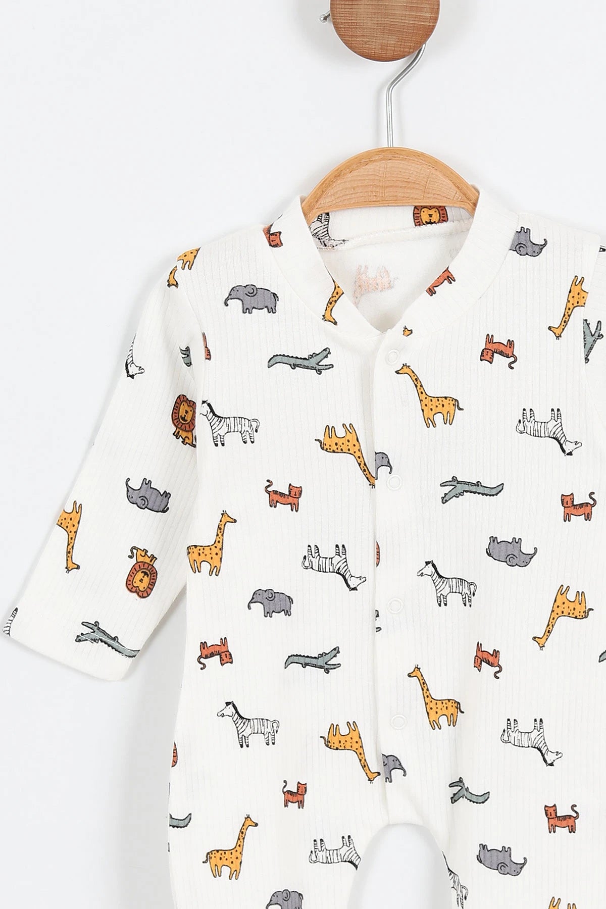 Шпикозни со животински принт