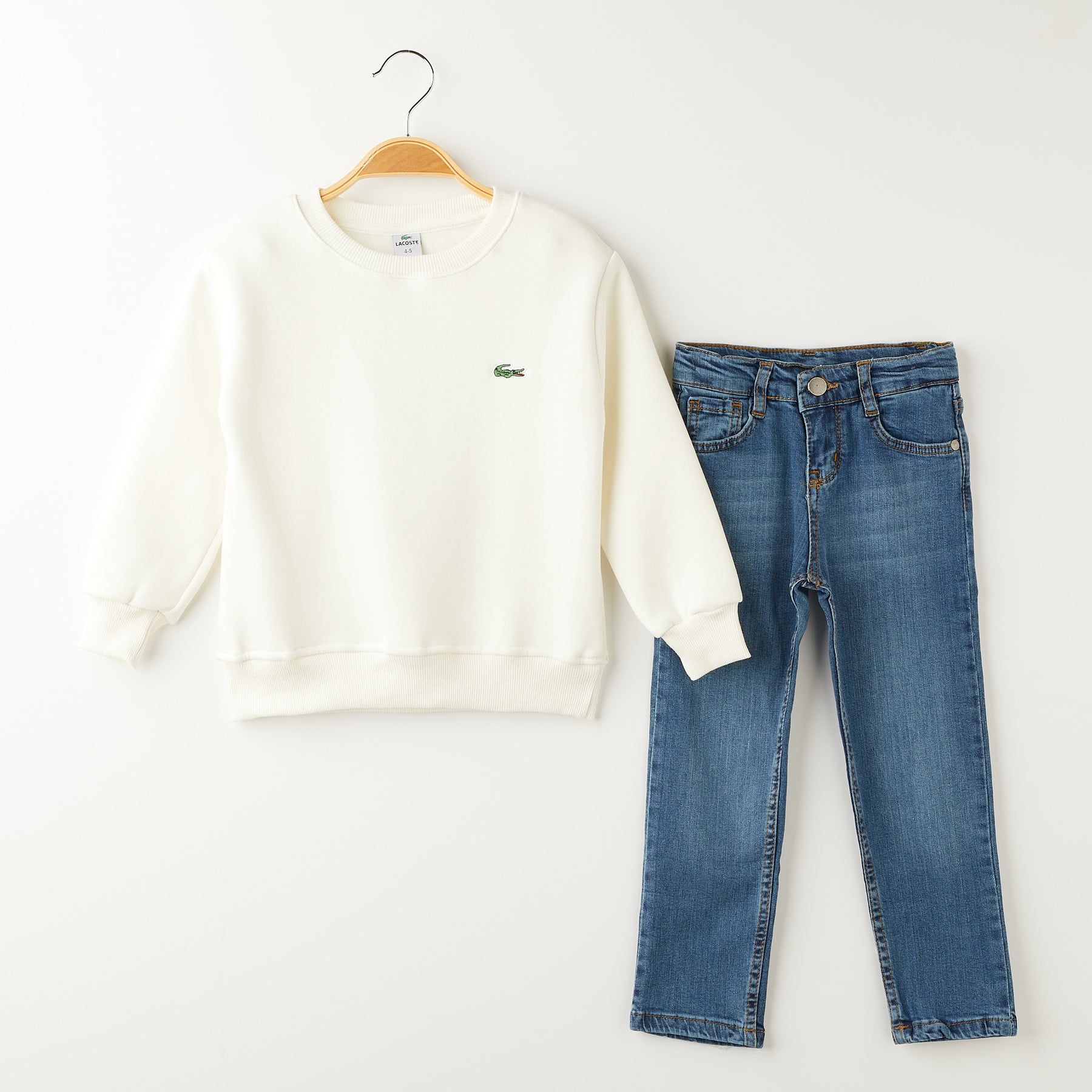 2 Делен комплет блуза и фармерки