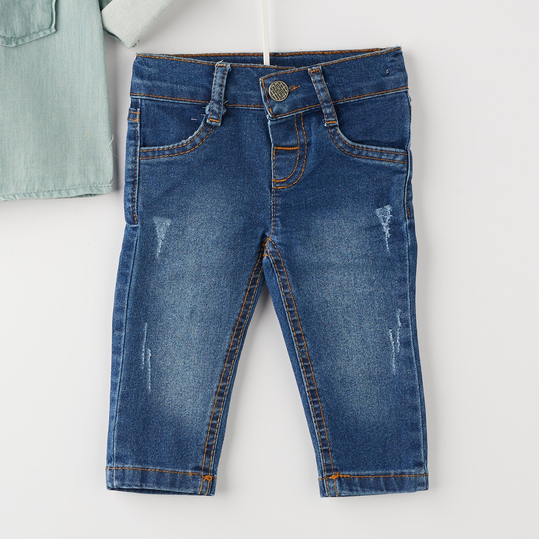 2 Делен комплет кошула и фармерки