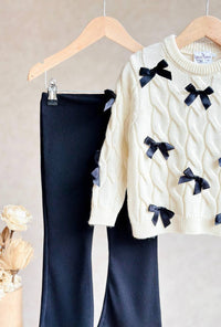 2 Делен комплет плетена блуза со панделки и хеланки