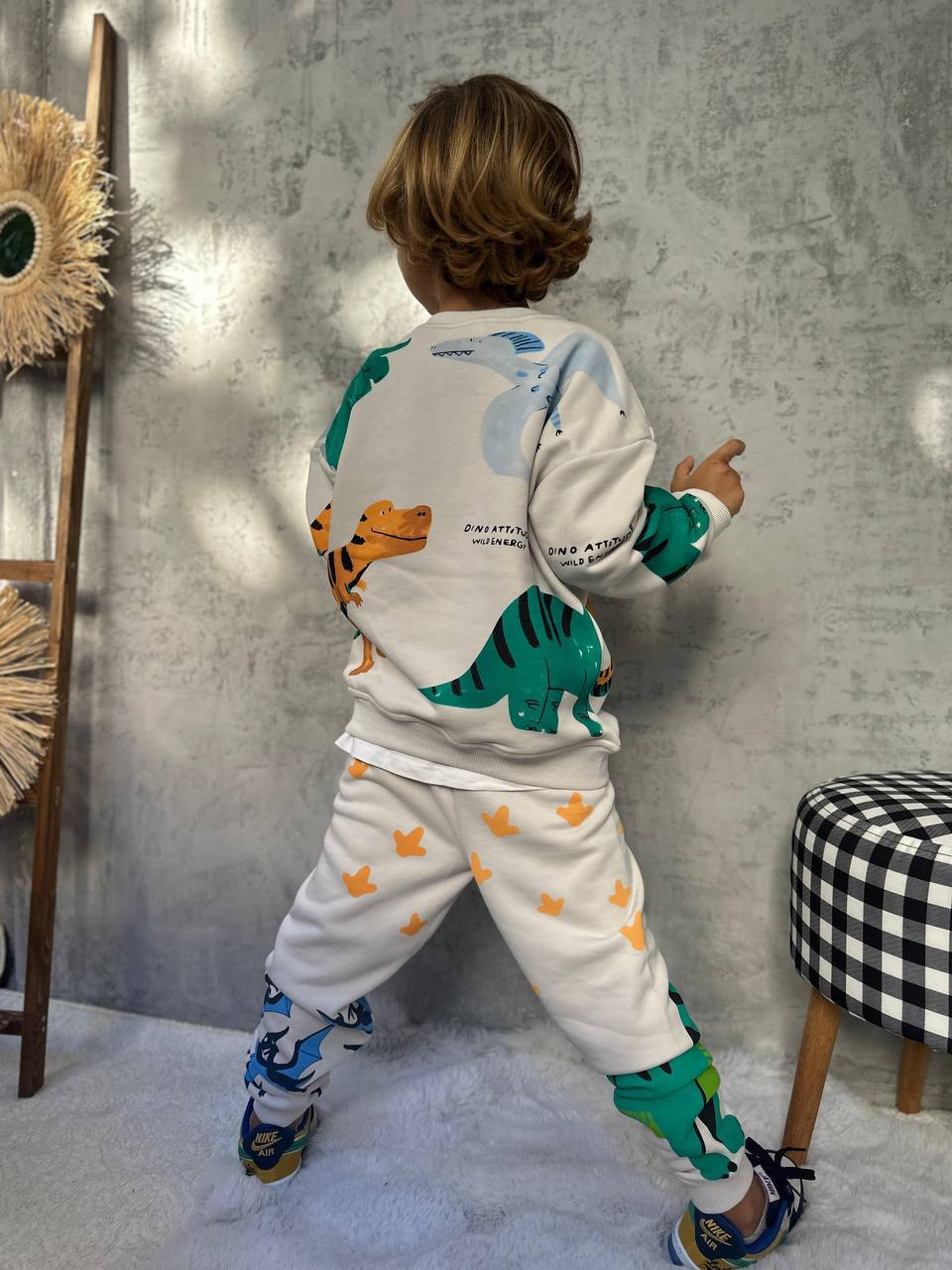 2 Делен комплет тренерки со диносауруси