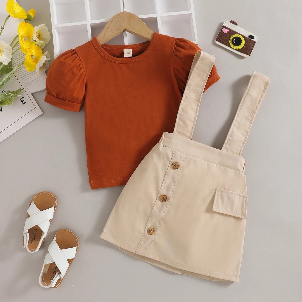 2 - Делен Комплет - Сукња со Блуза на Кратки Ракави