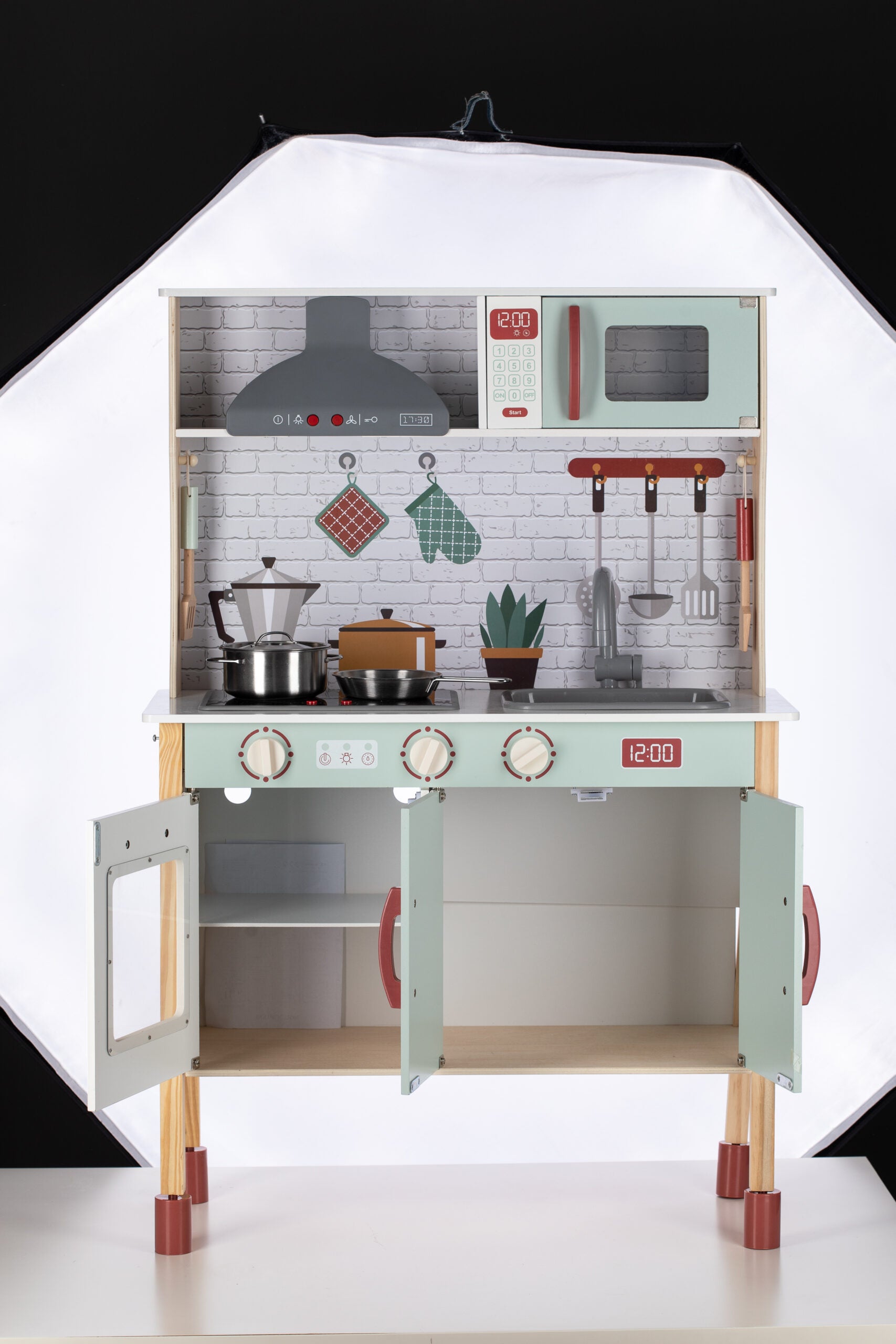 Free2Play Дрвена Кујна со Mini Chef Додатоци