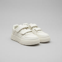 Детски патики со лепенка и спортски дизајн