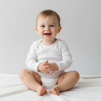 Бело боди со долги ракави