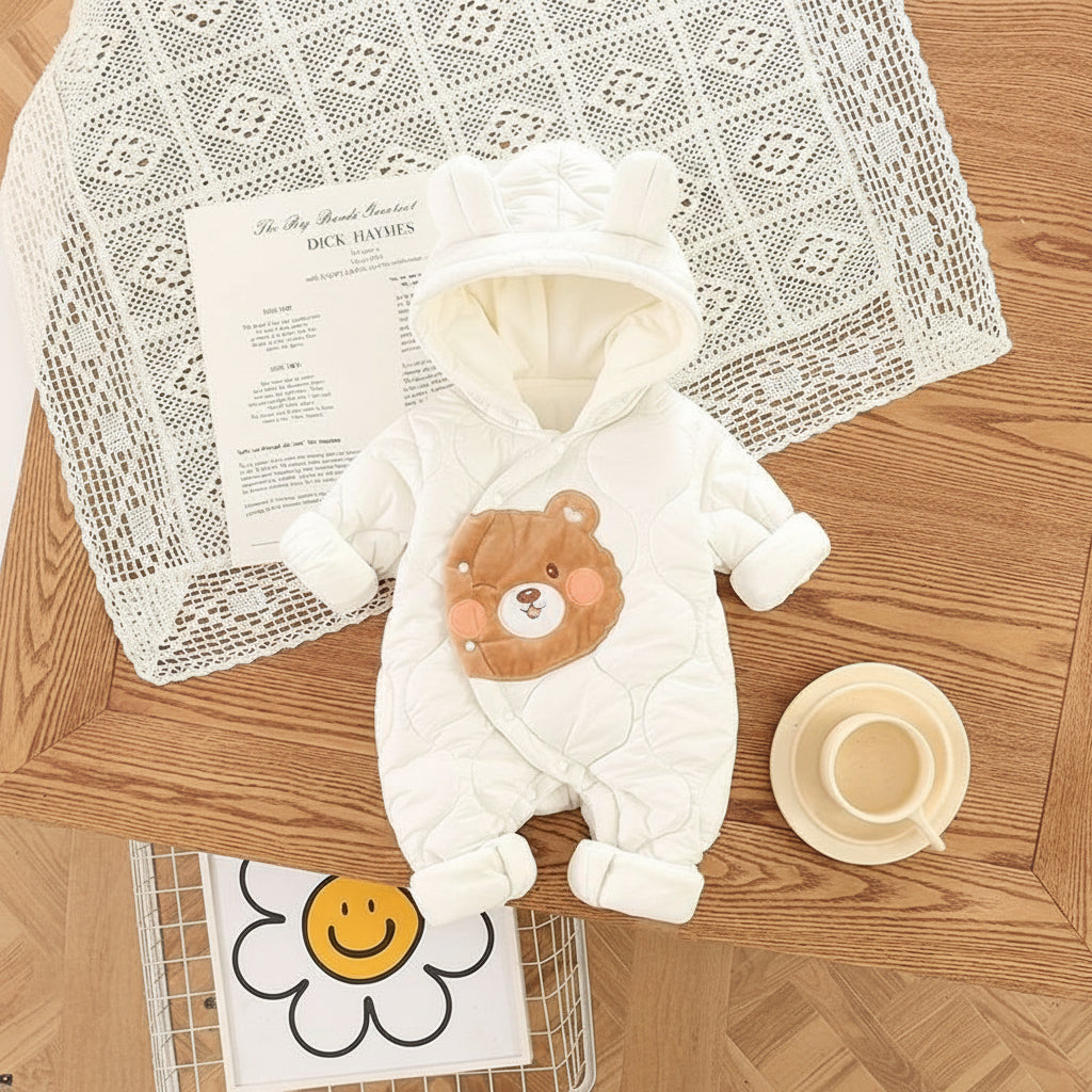 Скафандер мече со петличиња и капа со ушиња