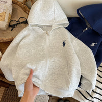 Дуксерка со патент и капа