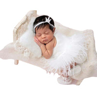 Плетен сет за новороденче со боди, чорапчиња, туту со пердуви и трака