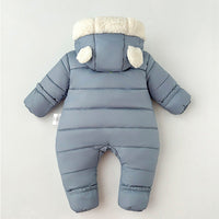 Зимски скафандер со капа и уши