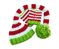 Новогодишен плетен сет за бебе – капа со помпон и чорапчиња