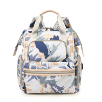 Модерен ранец со шарен дизајн и повеќе прегради