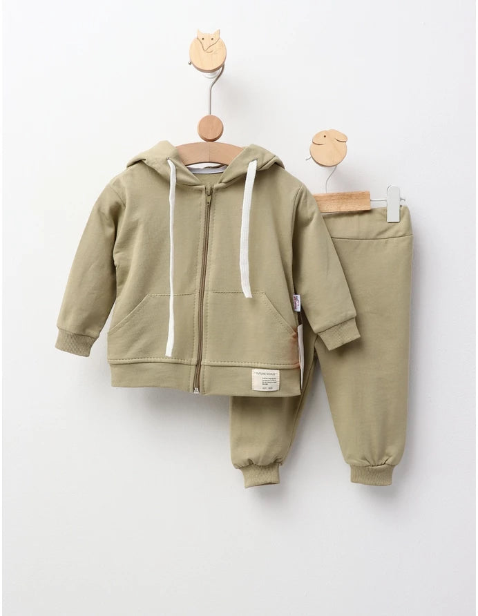 2 Делен комплет тренерки со капа со уши