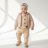 Комплет блуза, панталони и карирана јакна