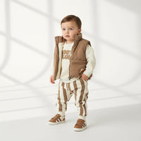 3 Делен комплет блуза, елече и панталони со линии