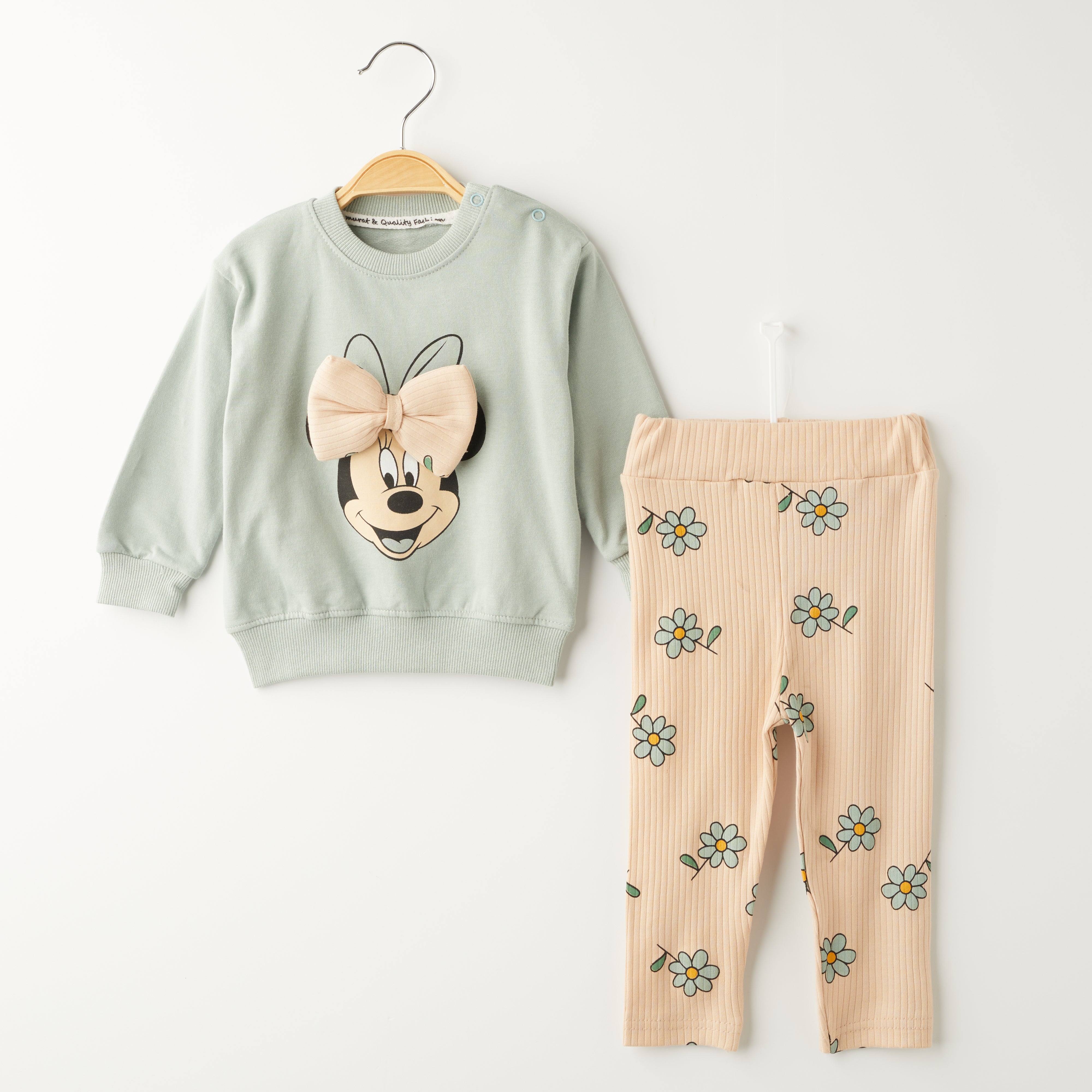 2 Делен комплет Мина со цвеќиња