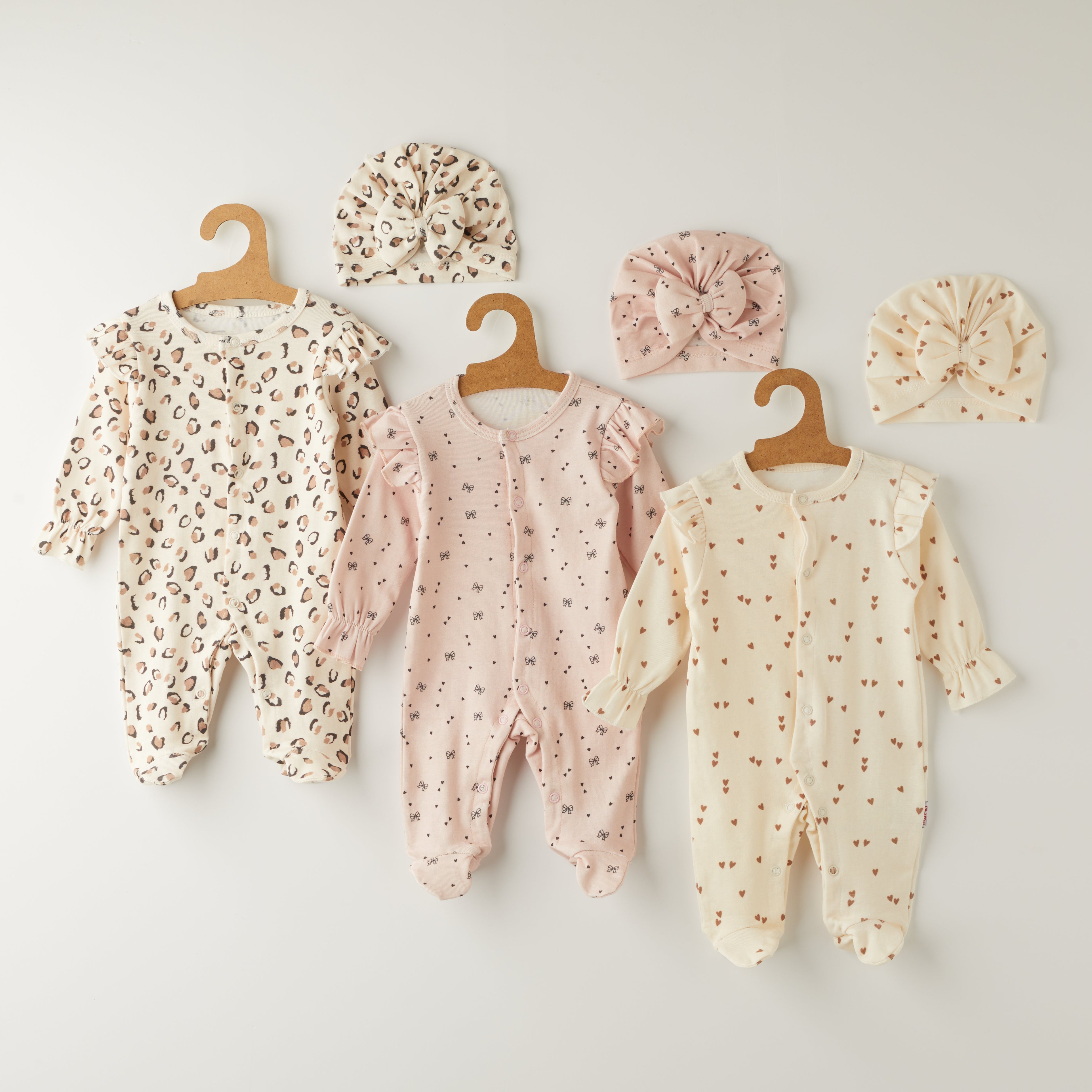 Комплет од три шпикозни со капчиња