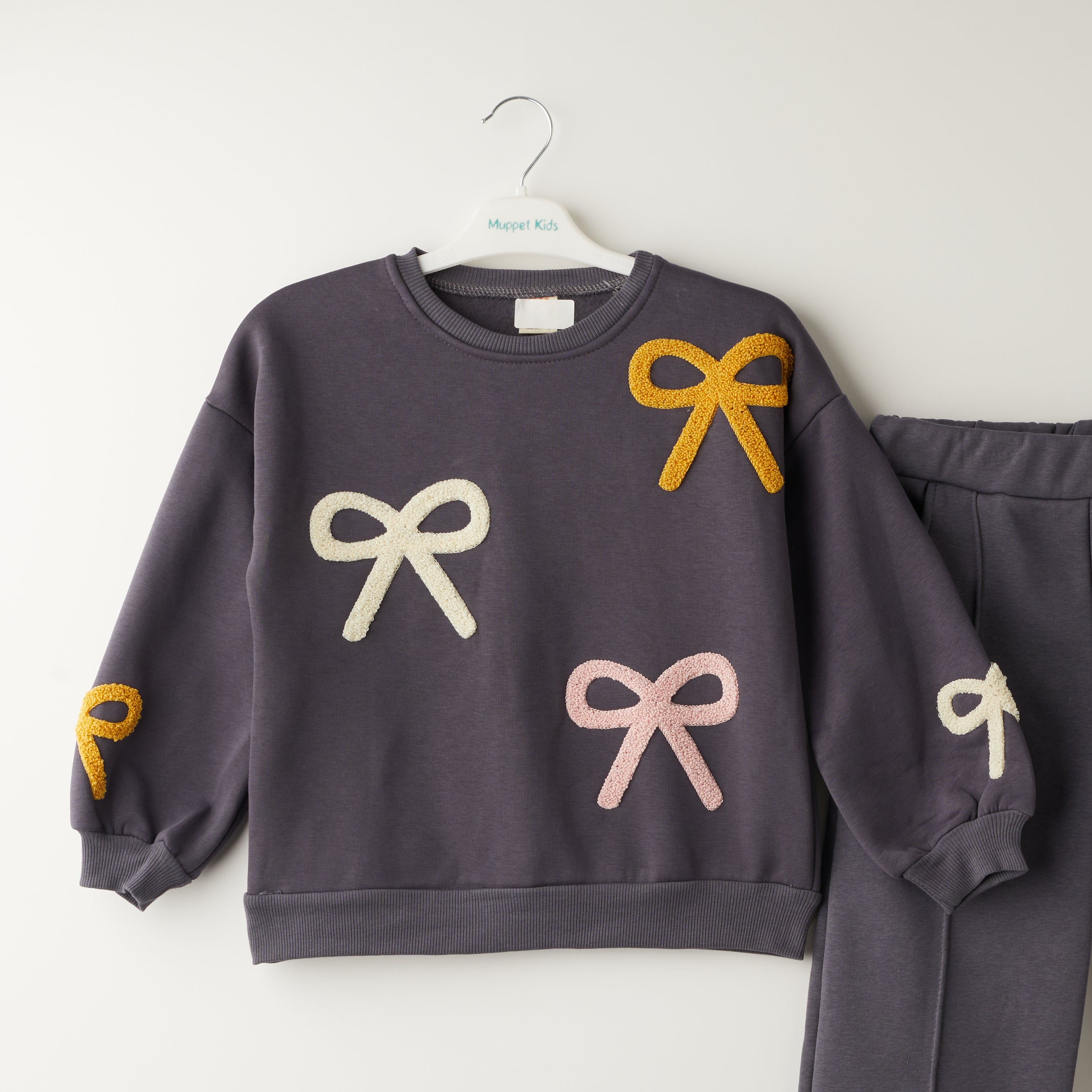 2 Делен комплет блуза со панделки и панталони