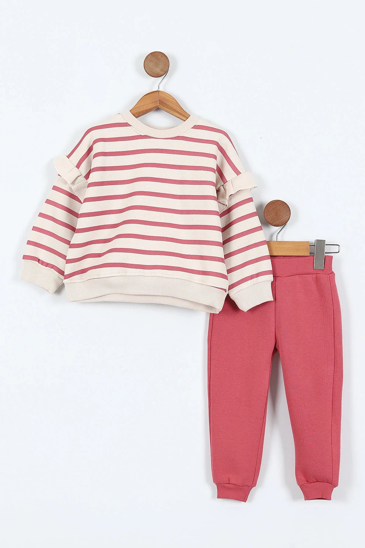 2 Делен комплет тренерки со фарбели