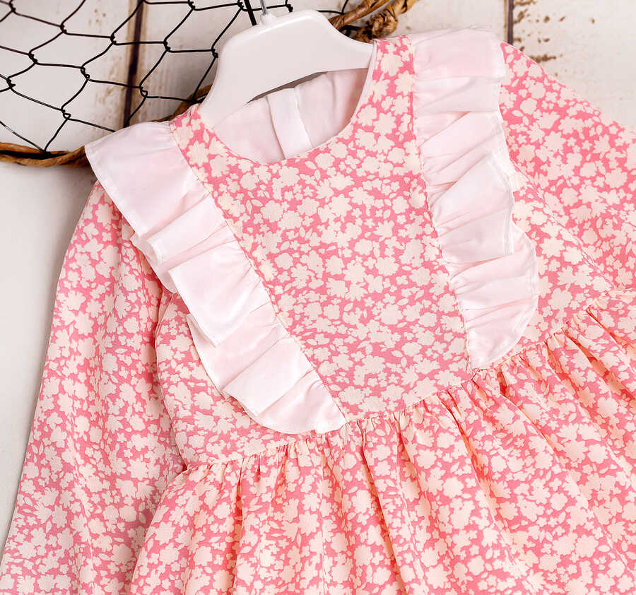 Розов Цветен Фустан со Бели Фарбели