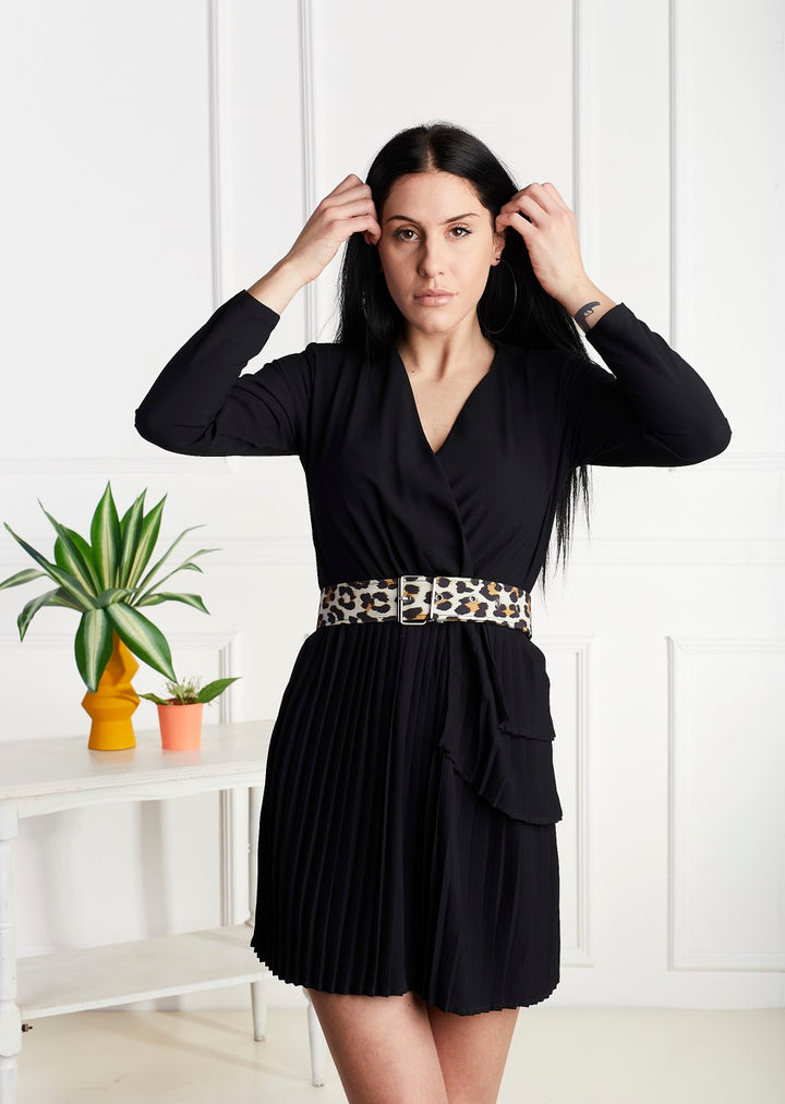 Краток Црн Фустан со Долги Ракави