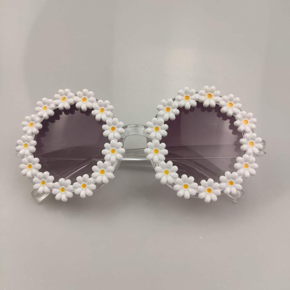 Очила за Сонце со Рамка од Цветчиња